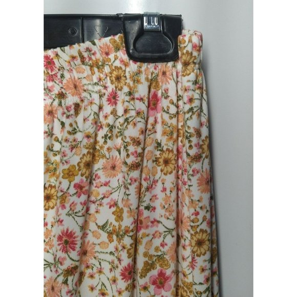 Floral blossoms midi Skirt available in size Large and XL - Picture 4 of 7